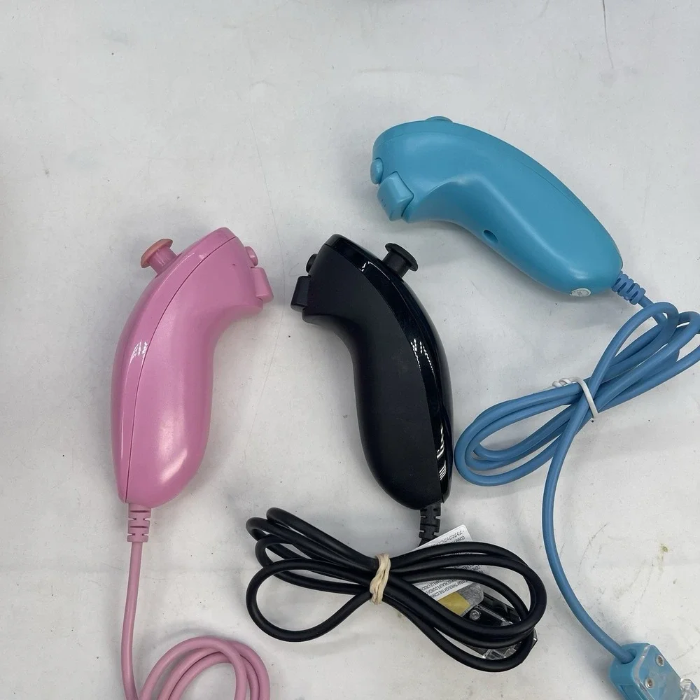 Nintendo Wii Console Bundle w/ Wheels Nunchucks Remotes Sensor Bar Motion Plus